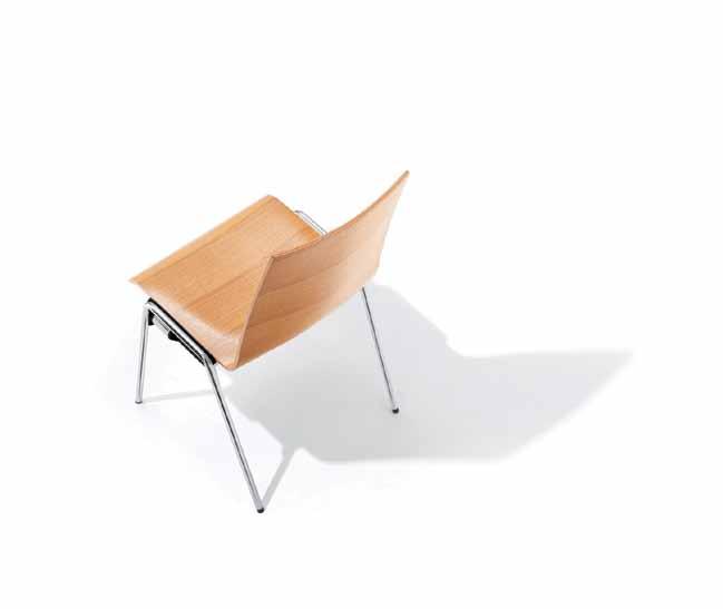 Design: Charles Polin 3 logochair Die komfortoptimierte 3D-Sitzschale des logochair sorgt für bequemes Sitzen. Bezüglich Material, Farbe oder Dekor stehen viele Möglichkeiten offen.
