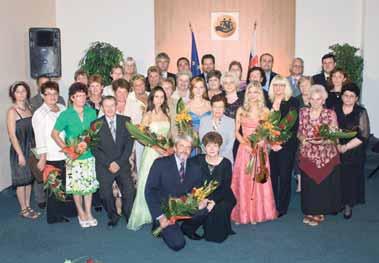 MPSVR Slávnostné odovzdávanie rezortných vyznamenaní Ministerka práce, sociálnych vecí a rodiny Slovenskej republiky Viera Tomanová odovzdala 3.
