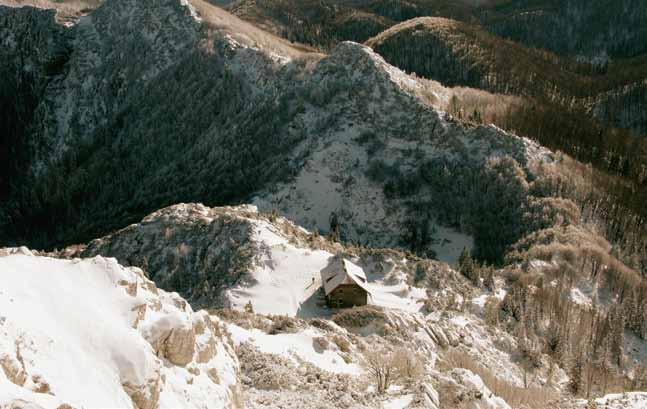 Orlovo steno (586 m). Njen razgled na dolino Kolpe verjetno dovolj opiše njeno ime.