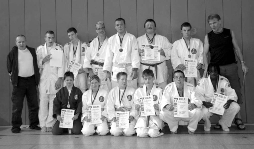 JUDO Judo der Behinderten Internationale Deutsche Meisterschaften für Menschen mit einer Behinderung in Dransfeld Judokas aus Nordrhein-Westfalen gewinnen zwölf Titel Über 100 Judokas - darunter auch