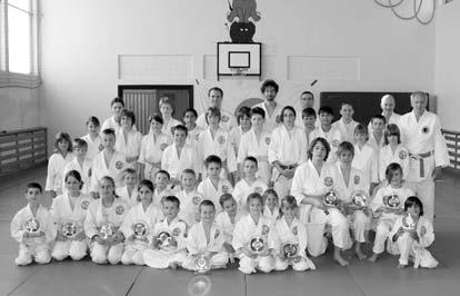 Wettkampf / Lehrgang JIU-JITSU Kinder-Vereinsmeisterschaften in Mülheim Auch in diesem Jahr veranstaltete der Jiu-Jitsu Verein Bushido Mülheim in der neuen Halle am Schildberg eine