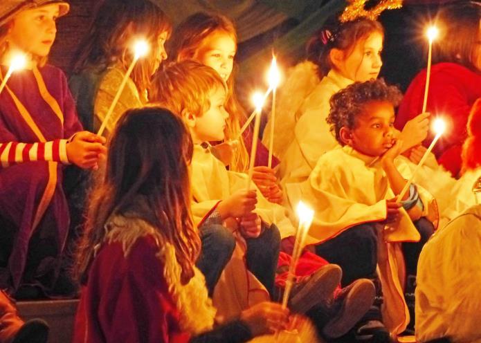 wann... was... wo... wer... Mittwoch, 16. Dezember 17.15 Adventsfeier mit Kerzenziehen Eine adventliche Geschichte bildet den Rahmen der Feier. Anschliessend können Kerzen gezogen werden. Kirche St.