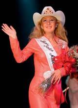 Beauty 4a Look at these beauty queens and match their photos to their titles. 1 2 Little Miss (USA) Miss Rodeo America (USA) Miss Old People s Home (Switzerland) 4b Make three groups.