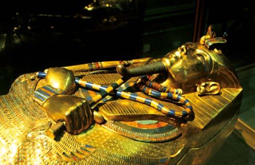 Výstava o Tutanchamonovi v bratislavskej Inchebe sa otvorila verejnosti UNIKÁTNY objav egyptológa Howarda Cartera Vnútorná zlatá rakva faraóna Tutanchamona.