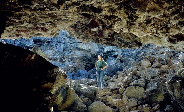 192 ZIELE LAVA BEDS NATIONAL MONUMENT Vor Jahrtausenden haben Lavaströme solche Höhlen geschaffen.