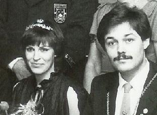 1982 Neues Kronprinzenpaar: Werner und Elke Wiggershaus In Bochum wird das in einem besetzten Fabrikgebäude eingerichtete Kulturzentrum BO-Fabrik polizeilich geräumt.