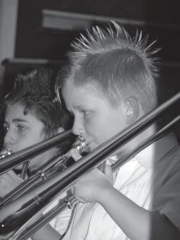 Im September 2006 hielten sie zum ersten Mal Orchesterblasinstrumente in der Hand, probierten die ersten Töne aus und hatten mit Hilfe der Instrumentallehrer 3 Wochen später das