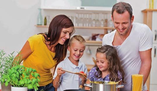Wer eine Allzweck-Küchenmaschine zum Beispiel dreimal in der Woche zum Kochen nutzt, kann 80 Prozent Energie und über 25 Stunden im Jahr einsparen.
