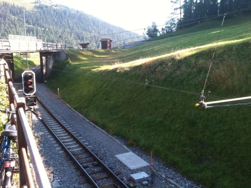 Projekt 8: Instandsetzung Strassenüberführung Davos Wolfgang Bei der Strassenüberführung Wolfgang (km 43.500) der H28a Prättigauerstrasse wird die Brückenplatte durch Dritte (TBA GR) erneuert.