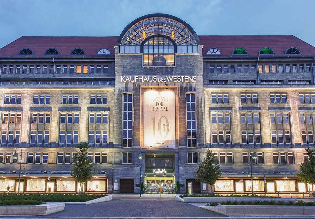 de GERMANY S FINEST SHOPPING Innovativ, luxuriös und wegweisend das KaDeWe, das Alsterhaus und der Oberpollinger zählen zu den etabliertesten Warenhäusern Deutschlands und zu den renommiertesten in