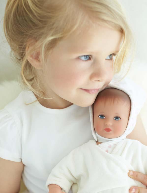 Unsere Puppen haben alle einen neutralen Gesichtsausdruck, um die Kinder in allen Stimmungslagen zu begleiten.