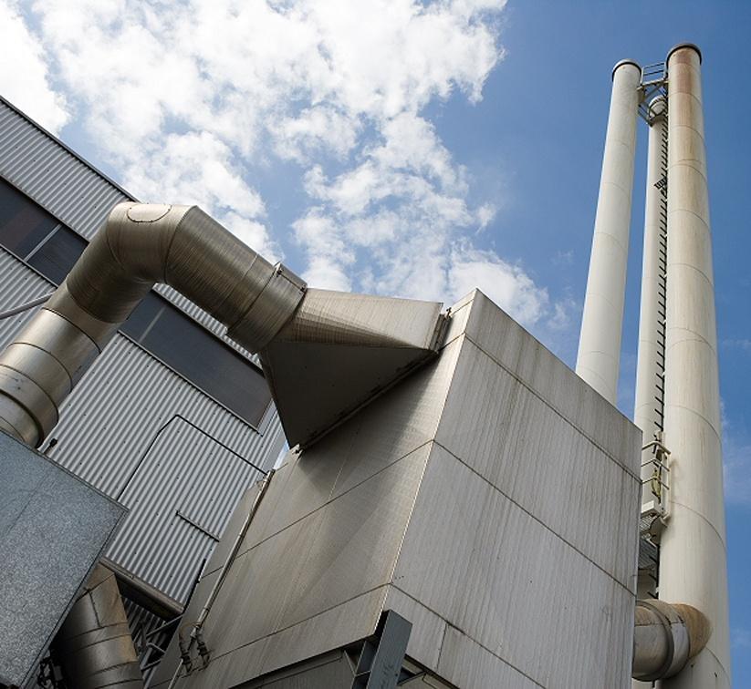 Biomasse-Heizkraftwerk Warndt Rauchgasreinigunganlage Die Rauchgase, die bei der Holzverbrennung entstehen, werden in der Rauchgasreinigunganlage behandelt.