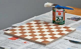 06 / Schachmatt Ein Schachspiel selber herstellen Bastelanleitung 10/10 Beide Seiten und die Kante klar lackieren oder mit Hartwachsöl