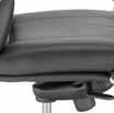 Großzügiger komfortabler Sitz und ergonomisch geformte Rückenlehne Rückenlehne und Sitz