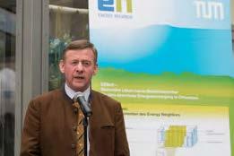 InnNatur & Umgebung Alfons Linner, Bürgermeister von Kirchdorf, eröffnet das Maifestin Moosham reich der Stromspeicherung.