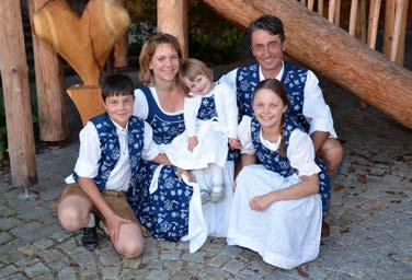 InnLand & Leute Das Leben ist! Seit dem 17. Jahrhundert ist die Familie der Köhldorfners eng mit dem Naturstoff Holz verbunden.