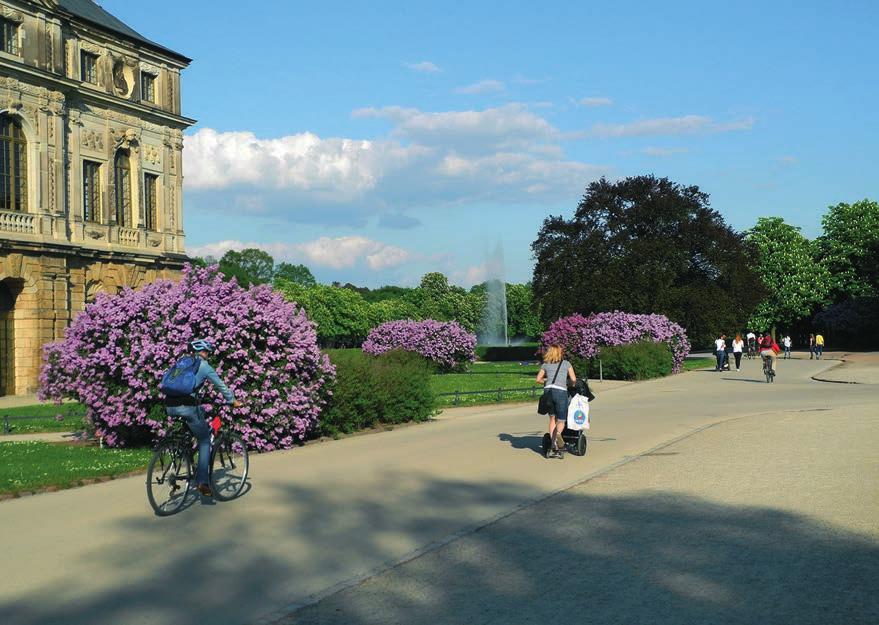 10 Altstadt Großer Garten *** Der Große Garten ist der größte Park in Dresden. Neben verschiedenen Themengärten findet man Seen, historische Gebäude sowie mehrere Gaststätten.