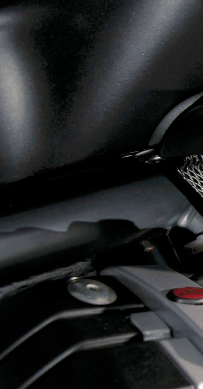 Moto Guzzi empfiehlt Kraftstoffe und Schmiermittel 2 JAHRE HERSTELLERGARANTIE ohne km-begrenzung. Moto Guzzi-Mobilitäts-Garantie. Jetzt finanzieren!