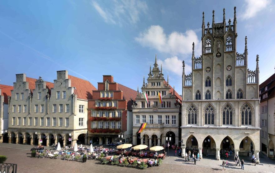 Sehenswertes in Münster Teil 1: Innenstadt Guten Tag und herzlich willkommen. Ich möchte Ihnen die schöne Stadt Münster vorstellen. Die Stadt hat mehr als 310.