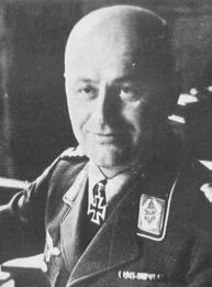 /KG 54 Fliegerhorstkommandant OTL Otto Höhne war im Ersten Weltkrieg Jagdflieger und seitdem mit dem