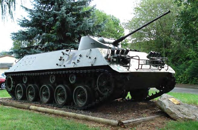 Ein Schützenpanzer HS 30 des Panzergrenadierbataillons 53 hielt 37 Jahre lang Wache vor dem Stabsgebäude des Bataillons bis er im Jahre 1992 diesen Platz verlässt.