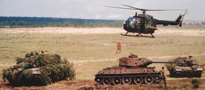 Im Mai 1993 nehmen Fritzlarer Panzerabwehrhubschrauber an einer Übung auf dem Truppenübungsplatz Nochten, heute Oberlausitz, an der polnischen Grenze teil.