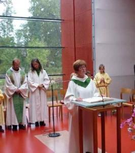 Ist eine Messe gültig, die ein Diakon, eine Ordensfrau oder Pastoralassistentin feiert?