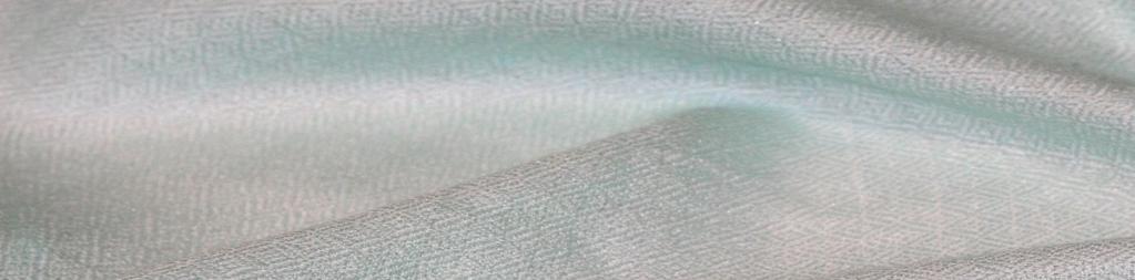 Design: VND030 Ein Schal aus besonders fein gewebter Wolle