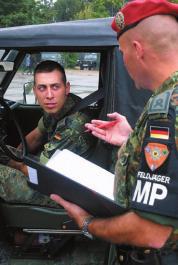 Notwendigkeit der Einsätze der Bundeswehr vermitteln
