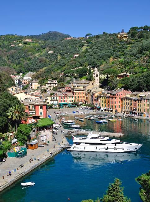 Italiens Blumen-Riviera ideal gelegen für Touren entlang der türkisblauen Buchten von la Spezia bis an