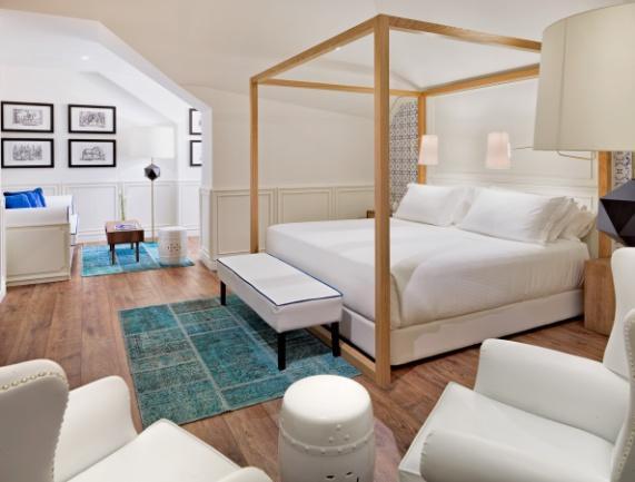 Deluxe Zimmer: Großzügige Räume mit ca. 38 m 2, die sich ideal für Familien anbieten, die Hotelzimmer mit mehr Platz suchen.