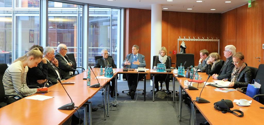 Willi Brase (MdB) im Gespräch mit der Delegation aus Belgien Parlamentsdelegation der Deutschsprachigen Gemeinschaft Belgiens Austausch über Bürgerbeteiligung und Engagementstrukturen Anfang März