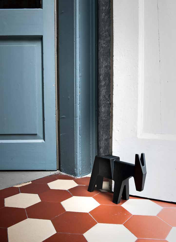 42 Home Ettore ornament / door-stop design