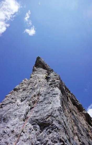 Juni: Felskurs Klettern Alpin I Karlsbader Hütte, Lienzer Dolomiten. Du bist Anfänger, oder Du kletterst bereits in der Halle bzw. im Klettergarten und möchtest Dich nun auch ins alpine Gelände wagen.