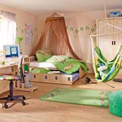 Feng Shui - Das richtige Bett im Jugendzimmer Schlaf- und Arbeitsplatz möglichst weit