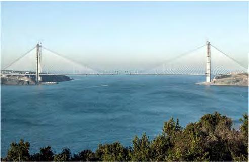 Bosporus Brücke, Türkei Brückenlänge: 1 400 m Brückenbreite: 59 m Abmessung Brückensegment: 59.00/24.