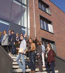 Die Hochschule bezog 2012 ein historisches Gebäude, das durch einen modernen Erweiterungsbau ergänzt wurde. Entstanden ist ein Lernort mit besonderem Ambiente und guten Arbeitsbedingungen.