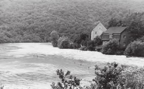 Als sich 1954 die Wassermassen im Weida-Fluss zu Tale wälzten, gab es im Weidatal noch kein Talsperrensystem und eine Regulierung war nicht möglich.