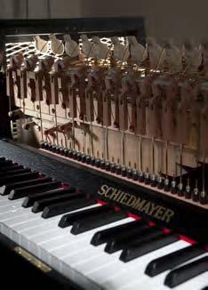 TECHNISCHE WEITERENTWICKLUNG Schon im Jahre 1890 begann Schiedmayer mit der Herstellung der Celesta und hat seitdem das Instrument ständig verbessert und weiterentwickelt.