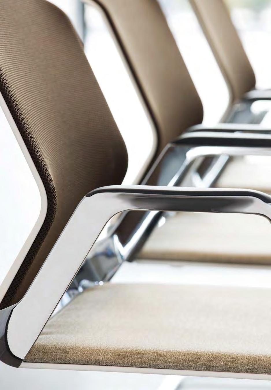 SITAGTEAM schafft das Ambiente für erfolgreiche Konferenzen. D ALS hochwertigere konferenzlösung ist zudem eine Drehstuhl-Variante auf Fusskreuz mit gleitern erhältlich.