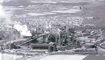 w. 1930 Inbetriebnahme einer Kokerei in Groß-Ilsede und eines werkseigenen Hafens am Mittellandkanal.