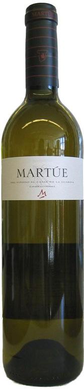 MARTÚE - Une famille, 3 domaines exceptionnels! La famille Martúe engage toute sa passion et son sens de perfection dans la vinification de ses vins.