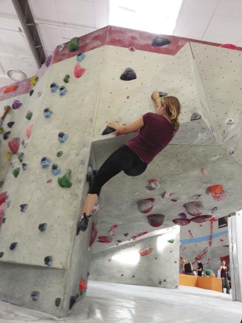 JUGEND Ausflug der Dienstagsgruppe in die Boulderwelt München Ost Am Sonntag den 12.10.