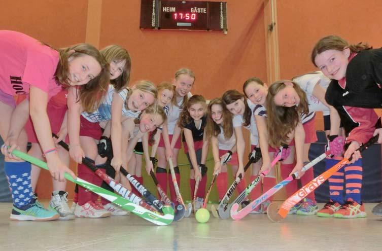 Mannschaften I Mädchen B Sigi-Schütz-Turnier 2017 TSV Buchholz 08 I Mädchen B Unsere Farben......sind Rot und Weiß und auf Hockey sind wir heiß.