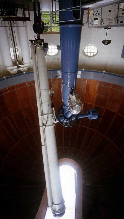 Großer Refraktor Der Große Refraktor ist wohl das eindrucksvollste Instrument der Hamburger Sternwarte.