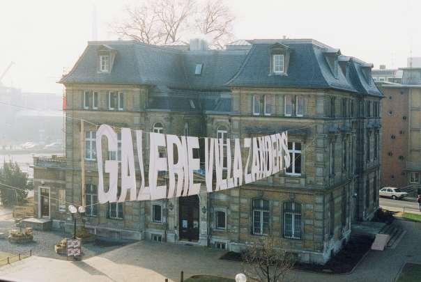 Das Programm zum Jubiläumsjahr 25 Jahre Kunstmuseum Villa Zanders 1992 2017 Rückblick: Eröffnung der Städtischen Galerie Villa Zanders am 31.01.1992. Foto: K.