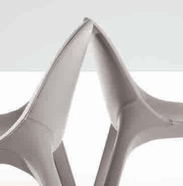 Velvet_Bartoli Design Velvet è una sedia con la struttura in acciaio e l imbottitura in poliuretano; è completamente rivestita