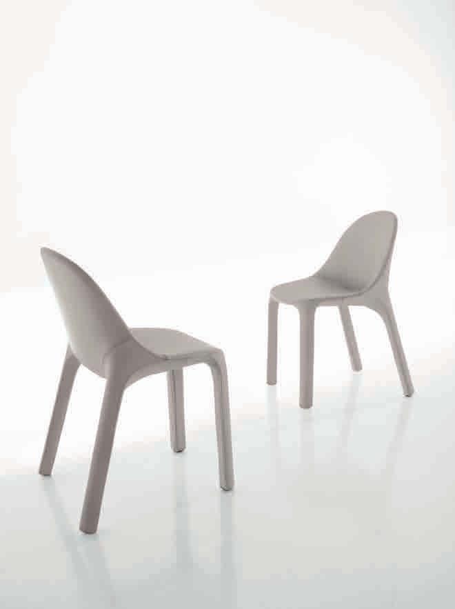 Velvet ist ein Stuhl mit Stahlstruktur und Polsterung aus Polyurethan und ist komplett mit Leder oder Kunstleder bezogen.