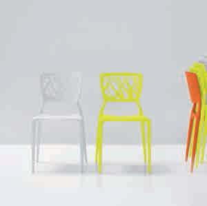Viento ist ein stapelbarer Stuhl aus Polypropylen und in vielen Farben erhältlich: Weiß, Anthrazitgrau,