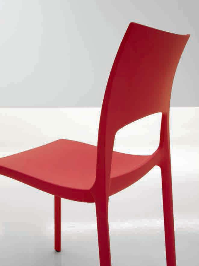 Der Körper des Stuhls Idole ist in matt Weiß, Elfenbein, Rot, Anthrazitgrau und Taubengrau erhältlich; die Beine sind aus in derselben Farbe des Körpers lackiertem Aluminium.
